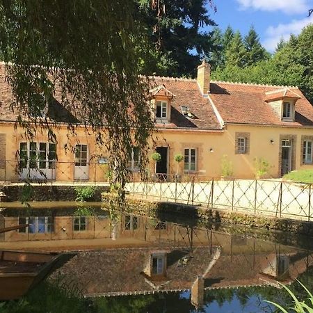 Le Moulin De Corneil Bed & Breakfast Mézilles Екстериор снимка