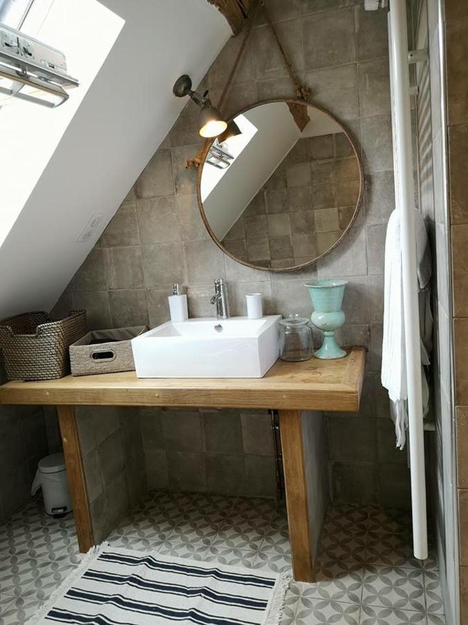 Le Moulin De Corneil Bed & Breakfast Mézilles Екстериор снимка