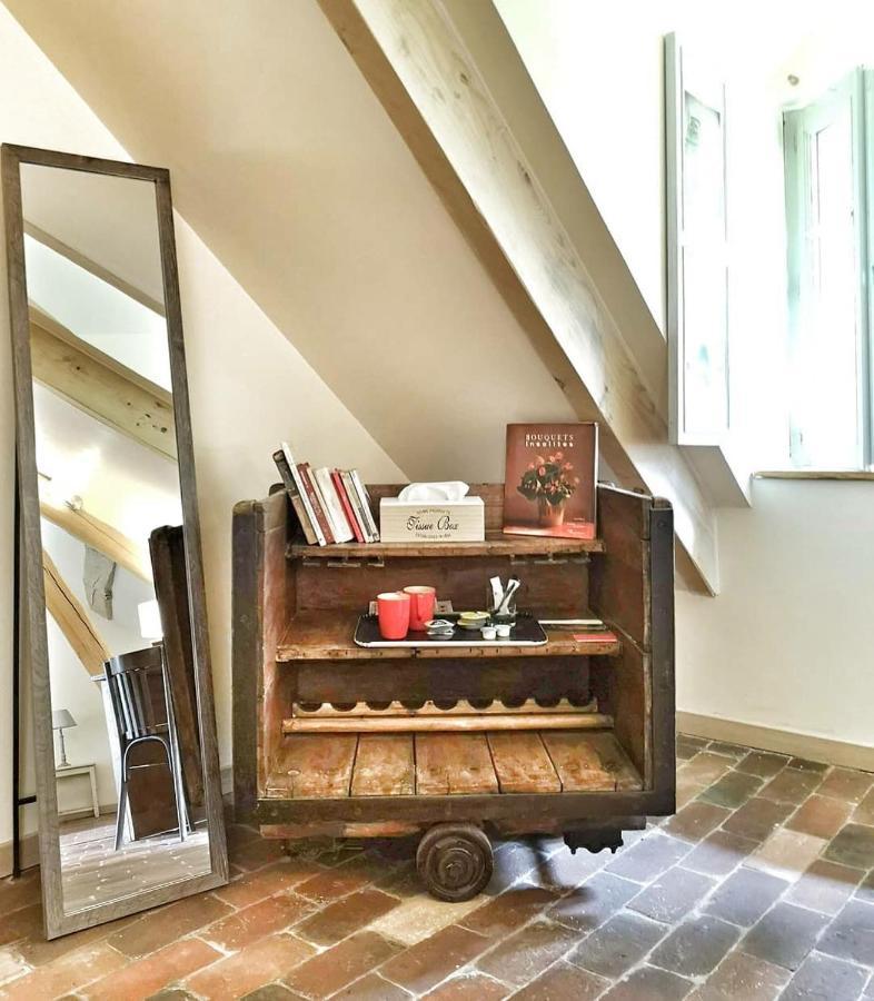 Le Moulin De Corneil Bed & Breakfast Mézilles Екстериор снимка